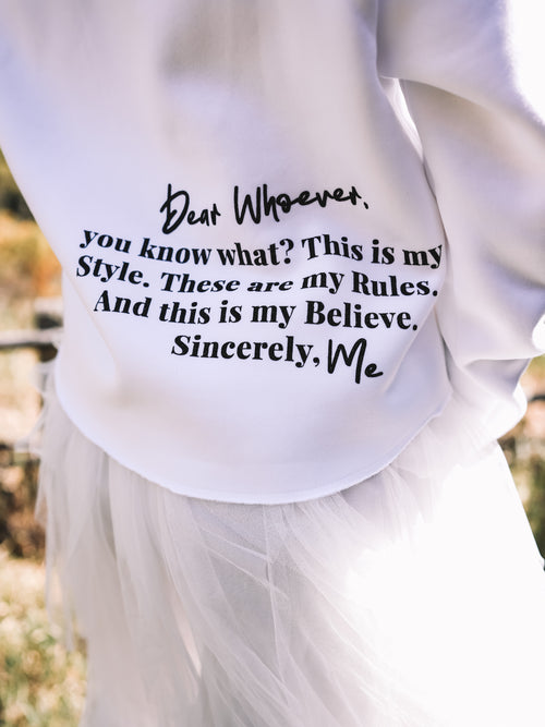 Cropped Hoodie „Less Drama More Bubbles“
