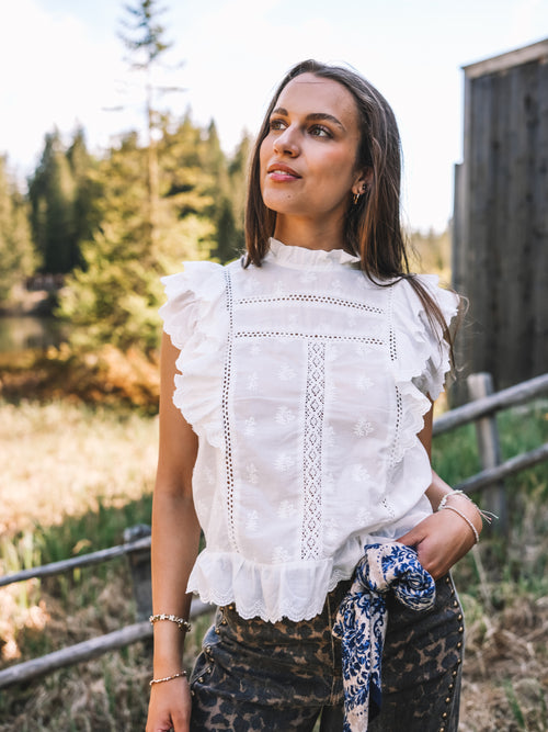 Spitzeblüschen „White Couture“