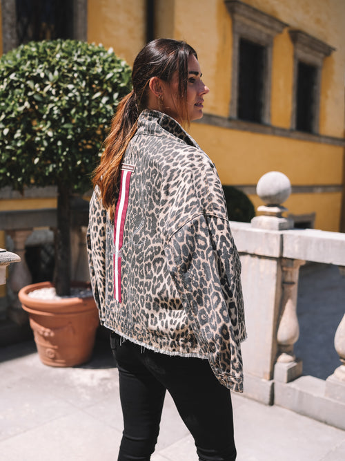 Oversized Jeansjacke „Leopard Grace“ - braun