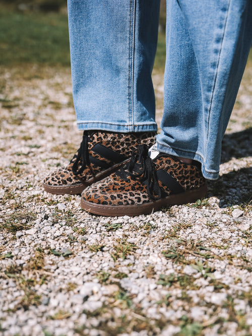 Sneakers „Leopard Society“
