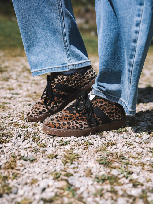 Sneakers „Leopard Society“