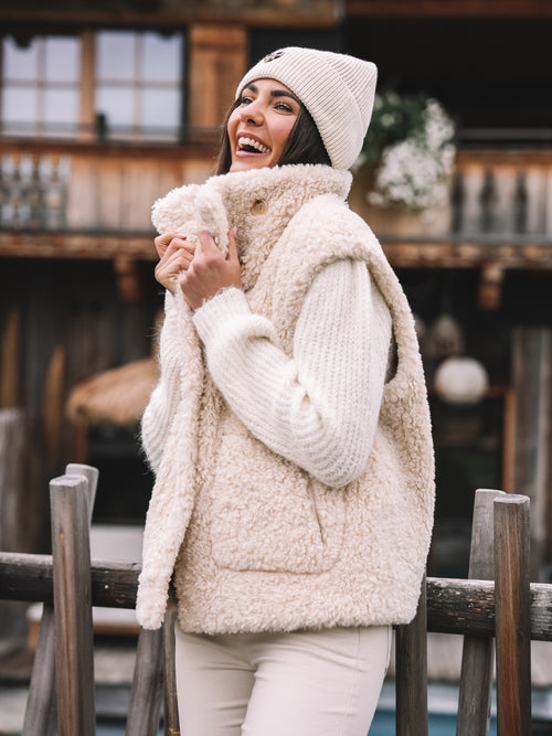 Fake Fur Wendeweste "Herzenswärme"