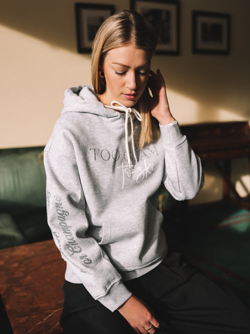 Hoodie „Too Glam to Ski“