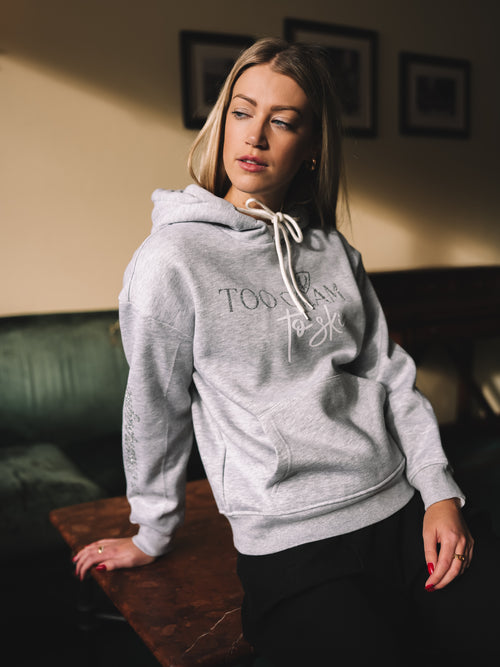 Hoodie „Too Glam to Ski“