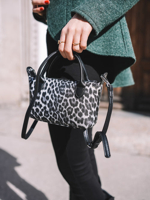 Tasche "Black Leo Twist"