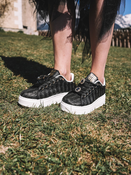 Sneakers „Noir Couture“