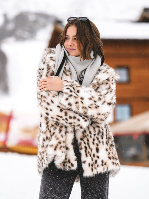 Kunstpelzmantel „Ice Leopard Allure“