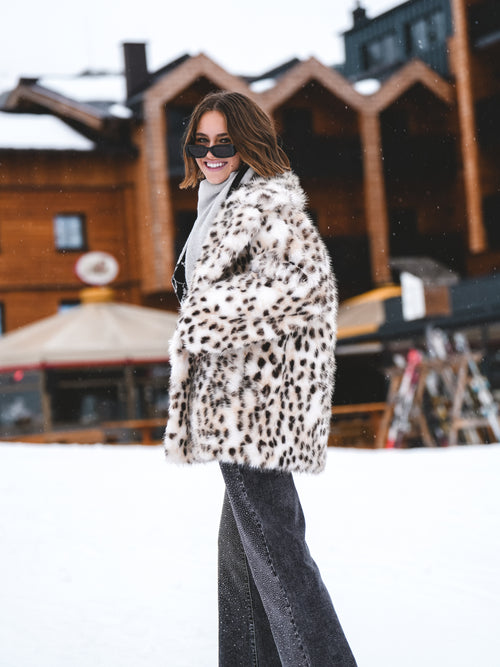 Kunstpelzmantel „Ice Leopard Allure“
