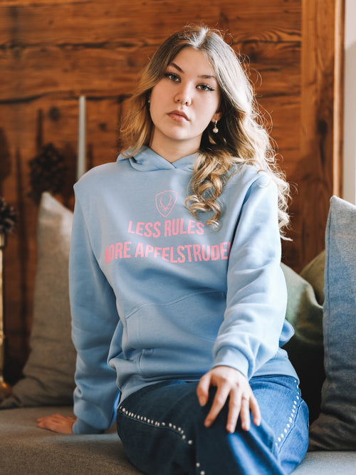 Statement Pullover „Less Rules More Apfelstrudel“