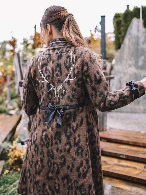 Mantel "Panthera Bow"