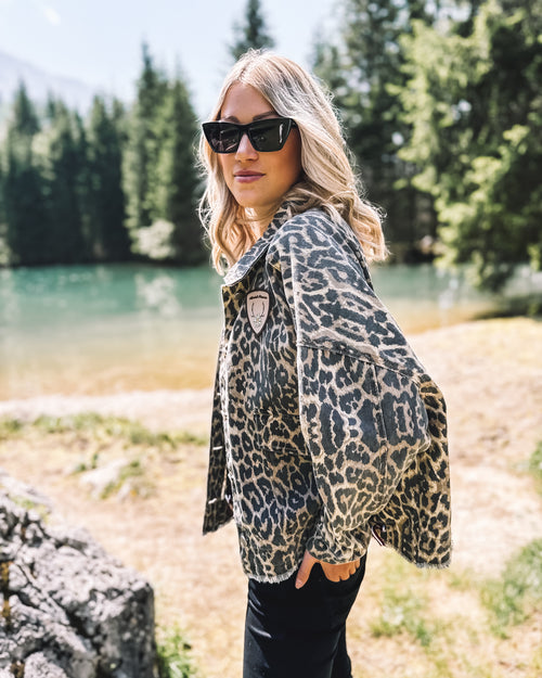 Oversized Jeansjacke „Leopard Grace“ - braun