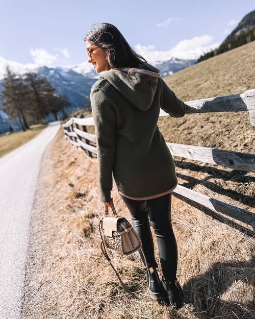 Strickjacke „Jägerin“