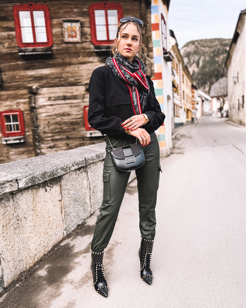 "Peak Plush" Stricktuch