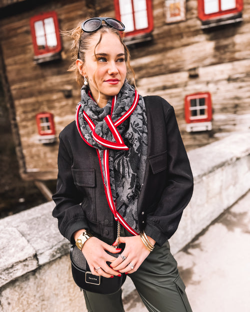 "Peak Plush" Stricktuch