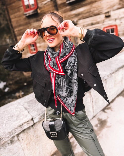 "Peak Plush" Stricktuch