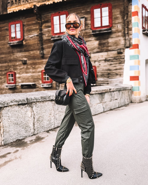 "Peak Plush" Stricktuch