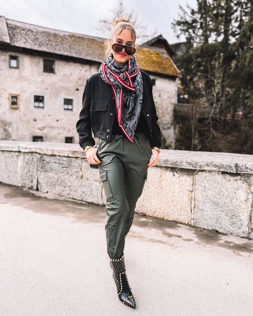 "Peak Plush" Stricktuch