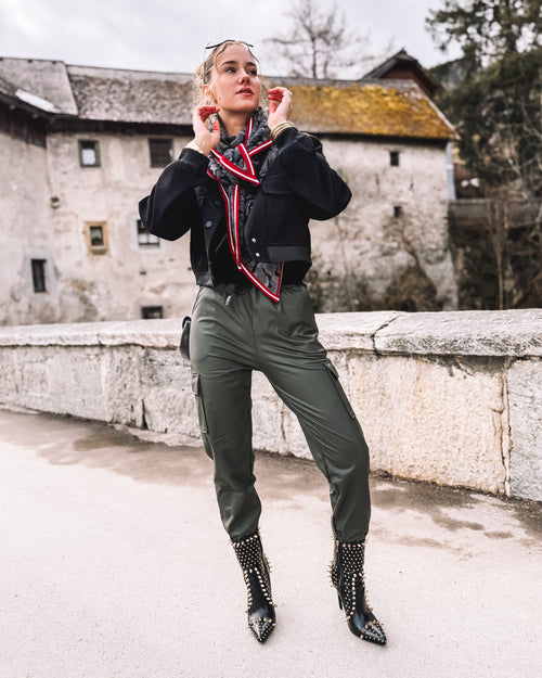 "Peak Plush" Stricktuch