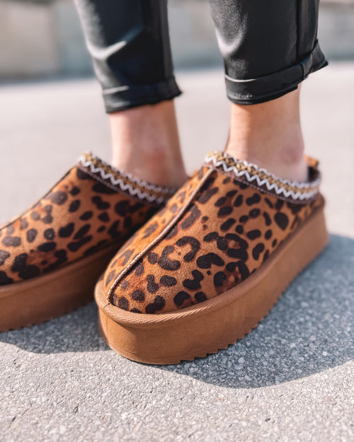 Slipper „Into the Wild“