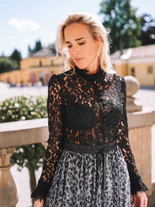 Spitzenbluse „Elegance Noir“