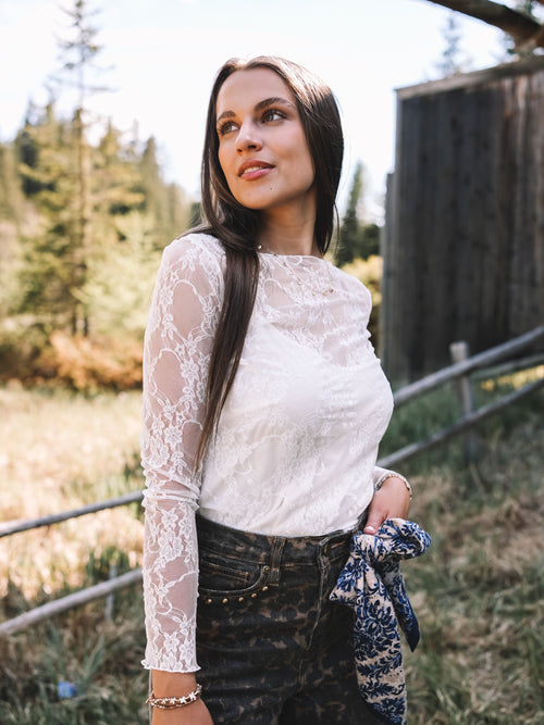 Spitzentop „White Flower“