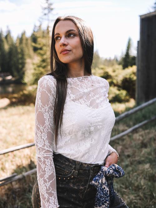 Spitzentop „White Flower“