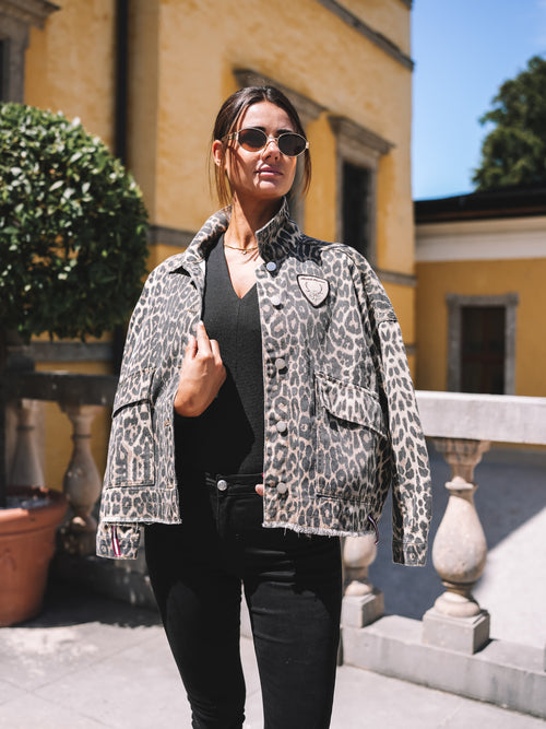 Oversized Jeansjacke „Leopard Grace“ - braun