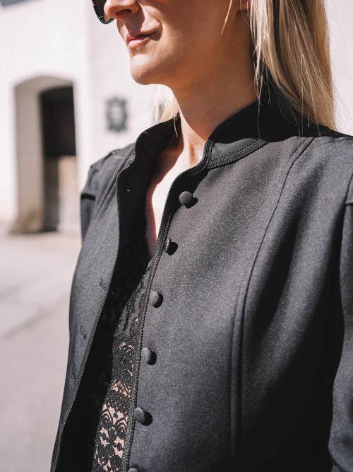 Blazer "Alpine Black Affair“