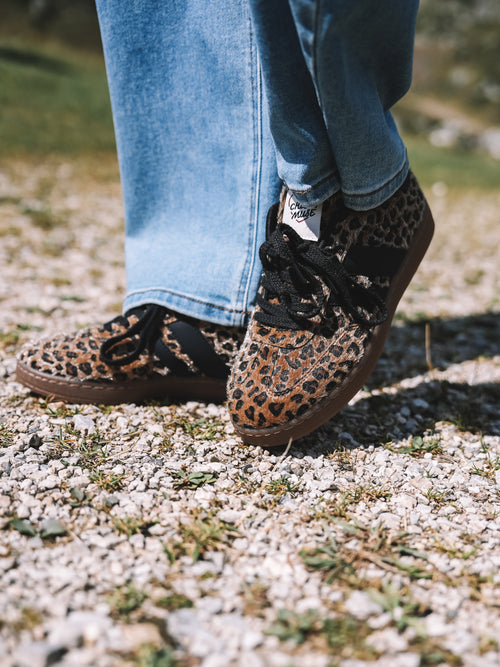 Sneakers „Leopard Society“
