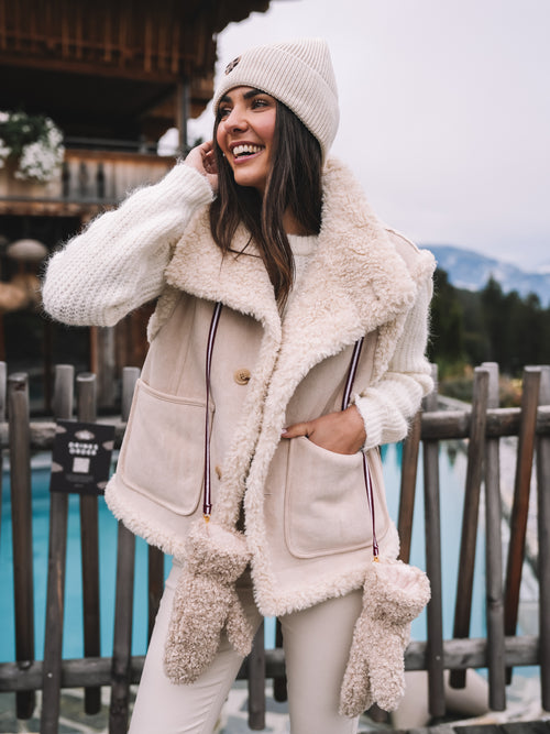 Fake Fur Wendeweste "Herzenswärme"