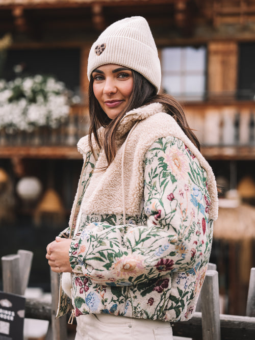 Teddy Jacke "Chalet Romance"