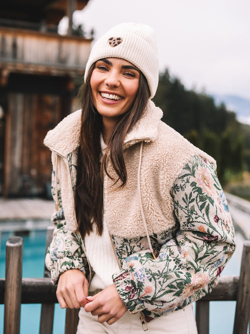 Teddy Jacke "Chalet Romance"