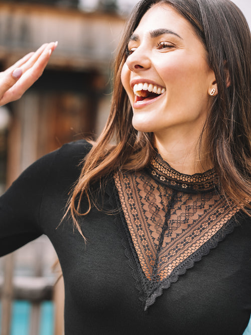 Spitzentop "Noir Allure"
