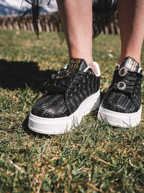 Sneakers „Noir Couture“