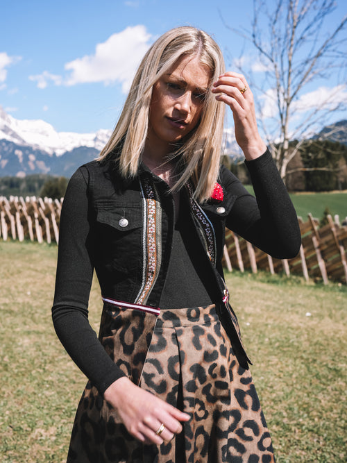 Jeansgilet „Bergleopard“