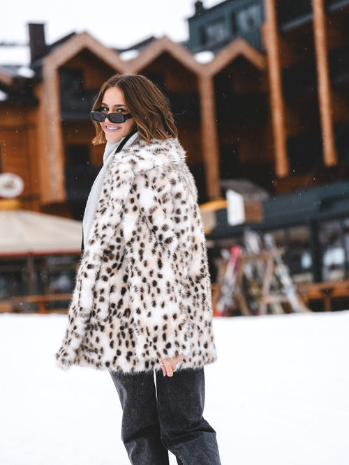 Kunstpelzmantel „Ice Leopard Allure“