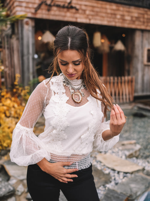 Spitzenbluse „Ivory Bloom“