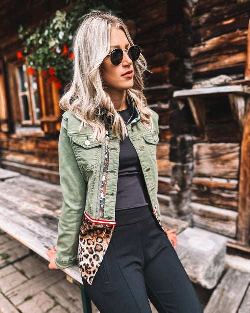 Jeansjacke "Wilde Anmut"