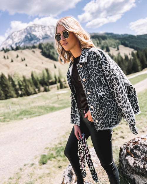 Oversized Jeansjacke „Alpine Leo Glimmer“ grau