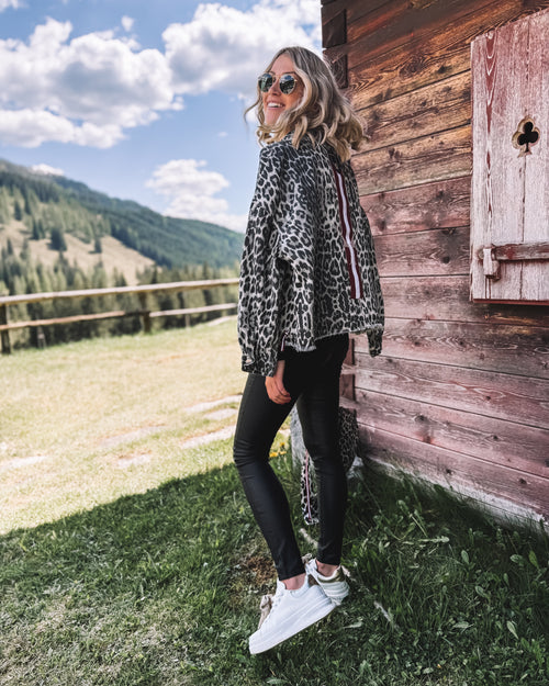 Oversized Jeansjacke „Alpine Leo Glimmer“ grau