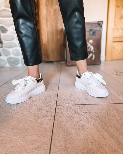 Sneakers „White Leo“