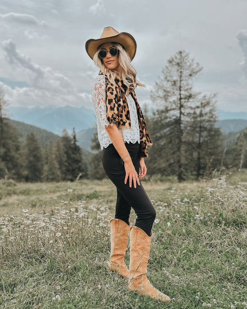 "Cozy Leopard Embrace" Schal